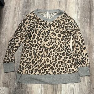 HoneyMe Leopard print v-neck sweater size S